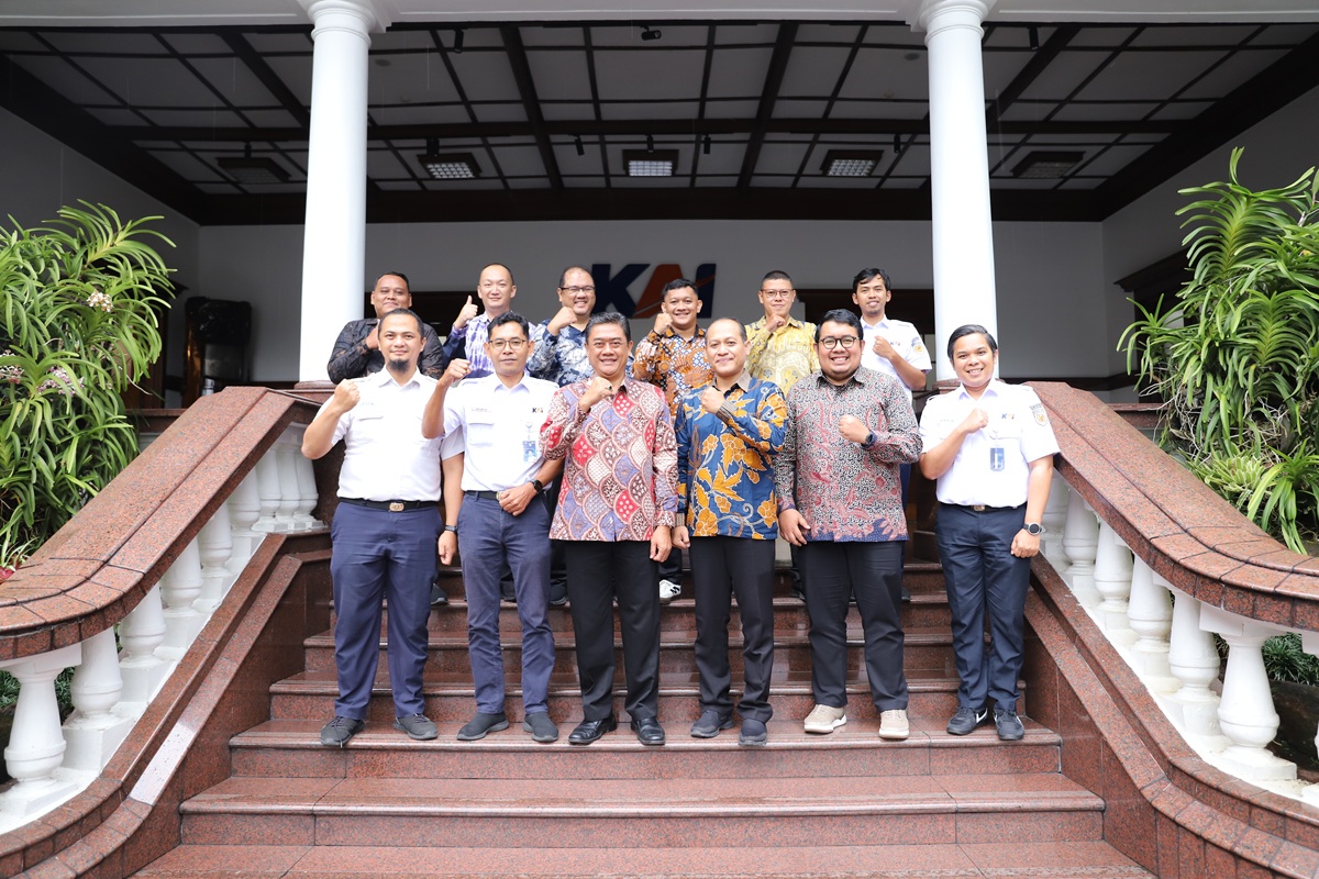 BKD Provinsi Jawa Tengah Lakukan Benchmarking ke PT KAI Bahas Implementasi Teknologi Face Recognition